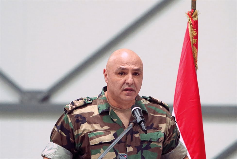 قائد الجيش ليس معنيا بكلام الفرزلي