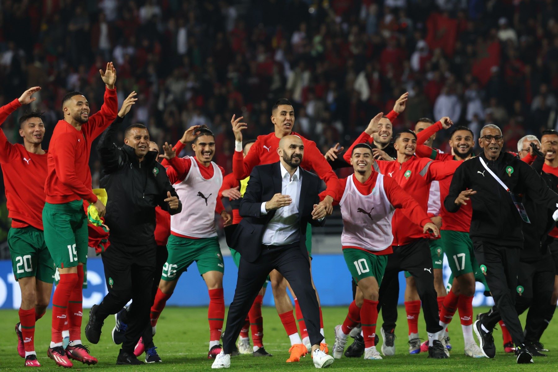 المغربيون يحتفلون