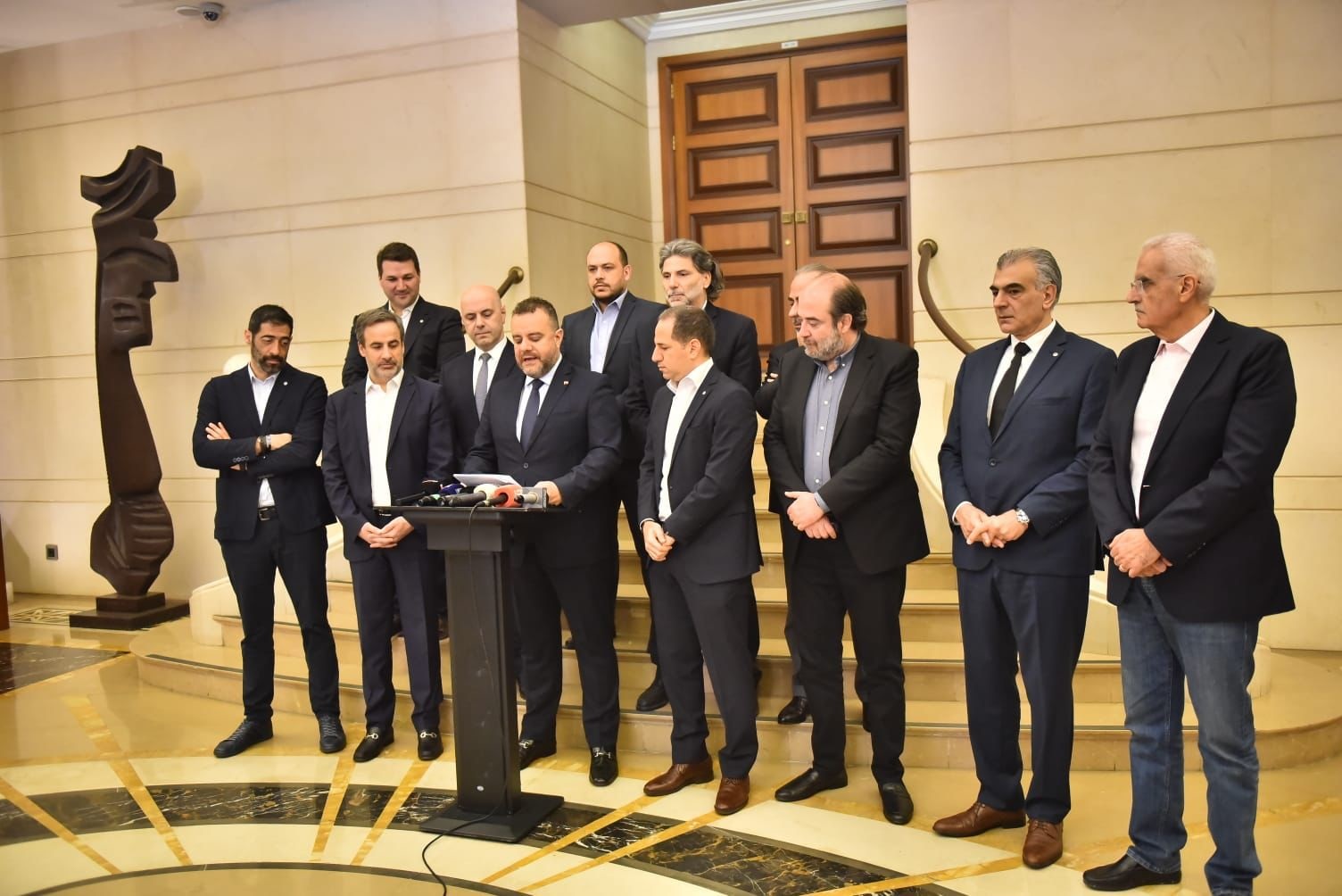 النواب المعارضون
