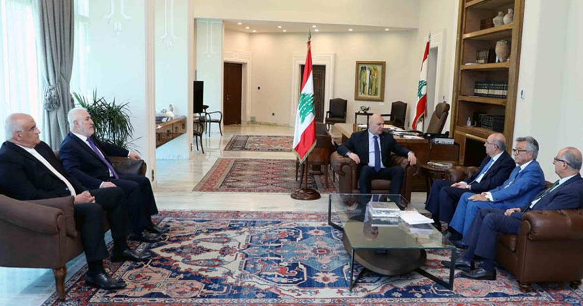 الرئيس عون مجتمعاً مع اللجنة المكلفة متابعة شؤون الطائفة الكاثوليكية في القطاع العام