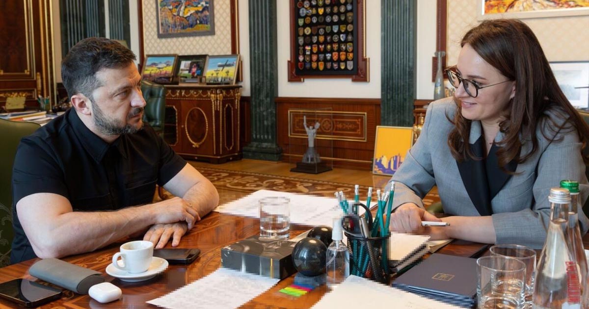 الرئيس الأوكراني فولوديمير زيلينسكي والنائبة الأولى لرئيس الوزراء يوليا سفيريدينكو
